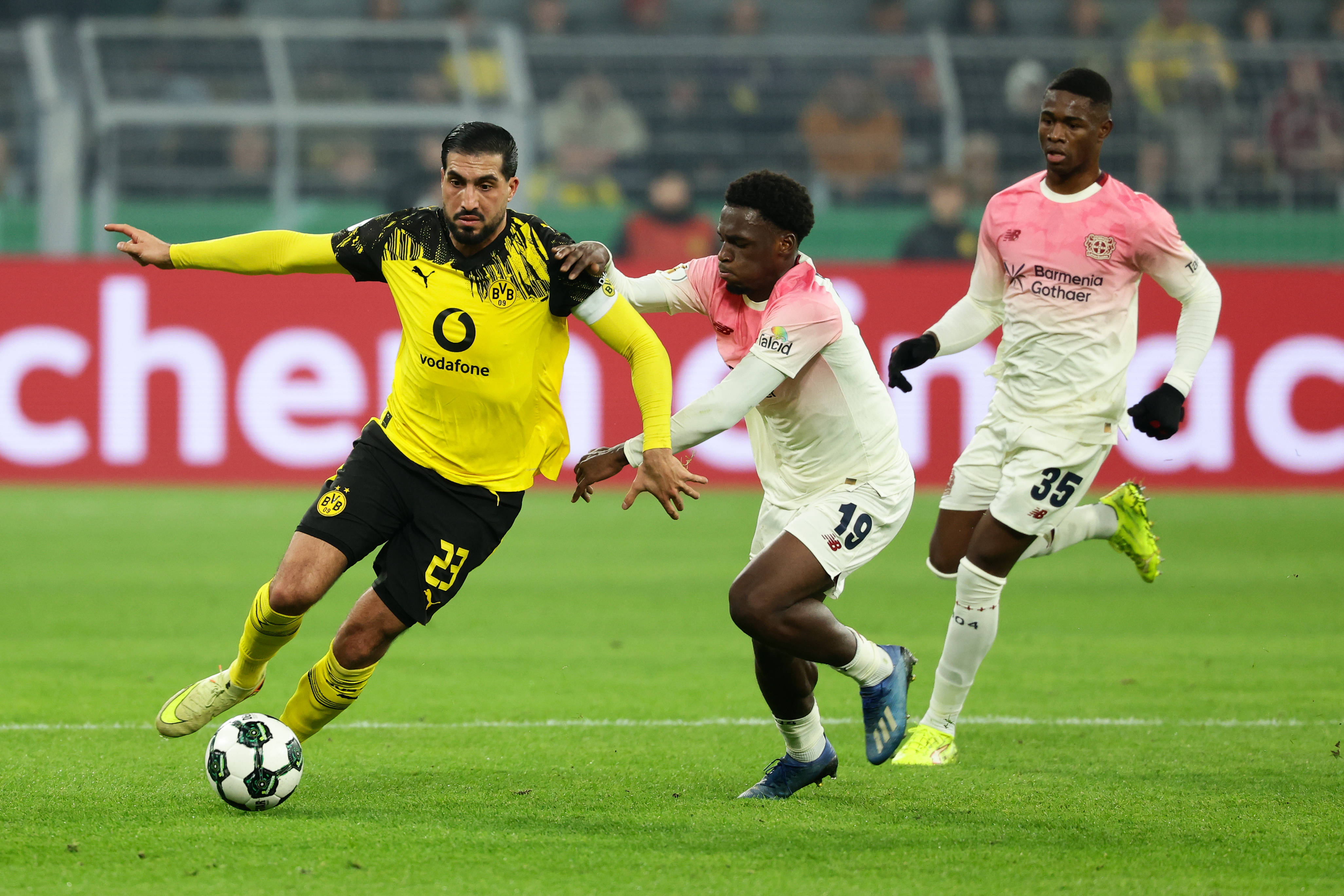 法兰克福发布备战花絮；国际比赛日刷新队史纪录；德国杯任务艰巨；数据趋势出现新变化的简单介绍