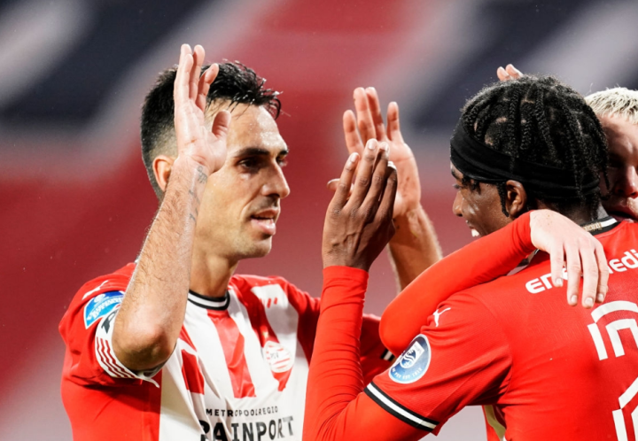 包含赛地聚焦:荷甲今晨热度飙升;门兴格拉德巴赫伤情更新;话题不断;年轻球员得到机会的词条 包含赛地聚焦:荷甲今晨热度飙升;门兴格拉德巴赫伤情更新;话题不断;年轻球员得到机会的词条