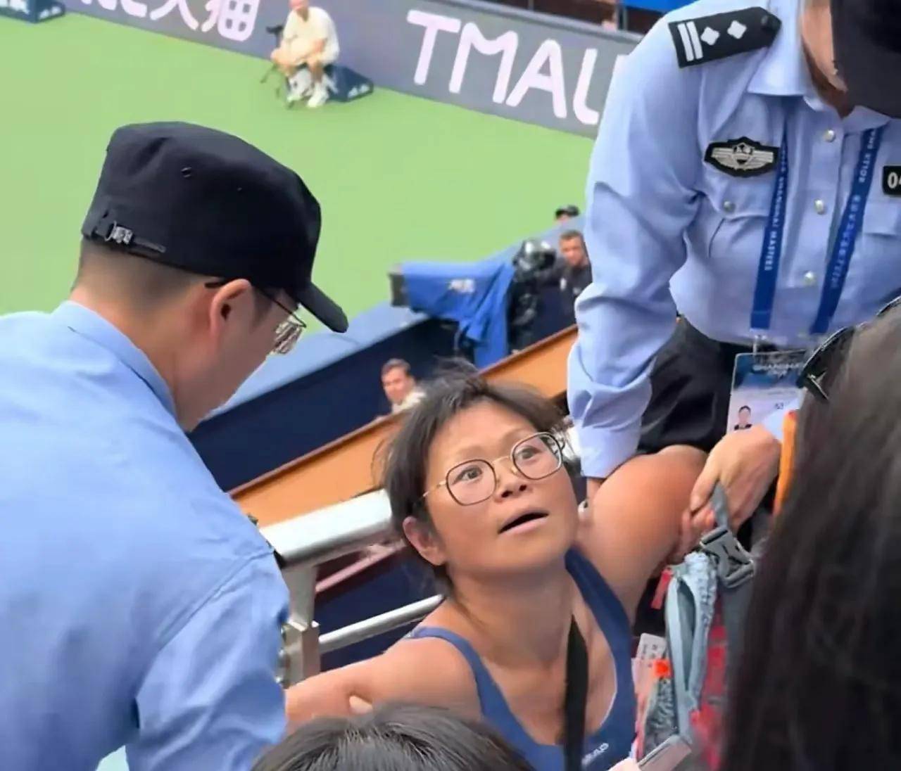 今夜全明星赛传出新动向，华盛顿奇才门线救险，管理层表态——赛场秩序良好，资深球员宣示担当的简单介绍